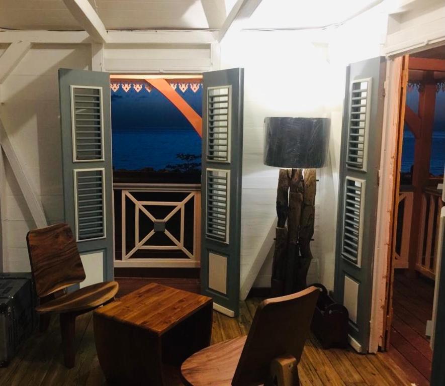 Habitation Baliache - Maison Creole Avec Jardin Privatif, Plage A 200M Деше Экстерьер фото