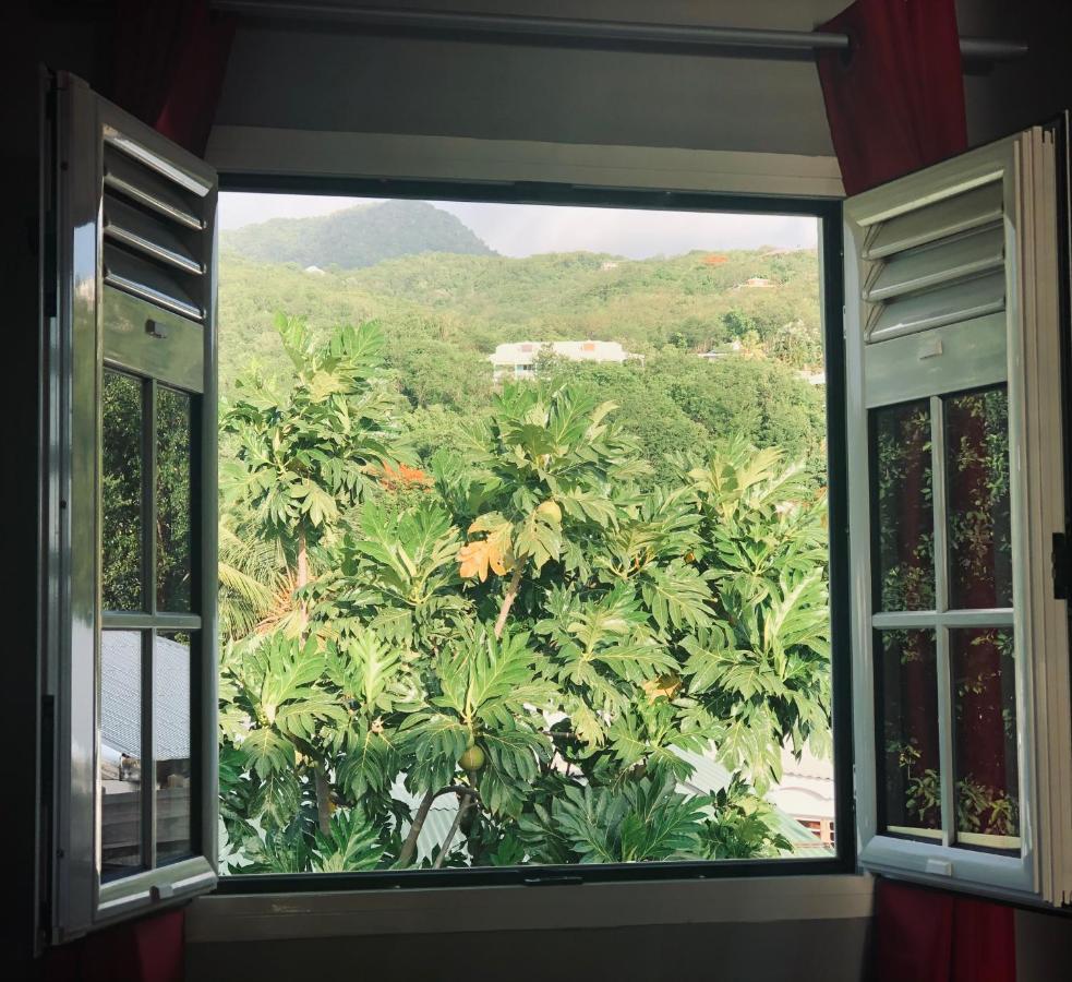 Habitation Baliache - Maison Creole Avec Jardin Privatif, Plage A 200M Деше Экстерьер фото